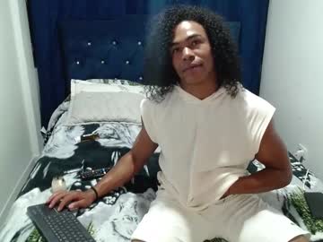 Andresnovoa Chaturbate stream image from March 28, 2025