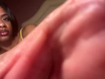 Nanneypooh Chaturbate stream image from March 28, 2025
