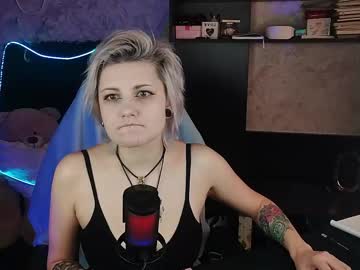 Evabrownie Chaturbate stream image from March 28, 2025