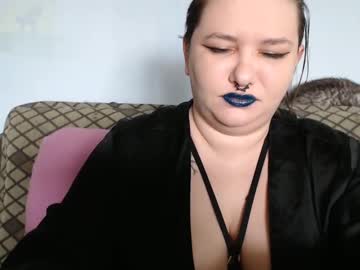 Neriphine Chaturbate stream image from March 28, 2025