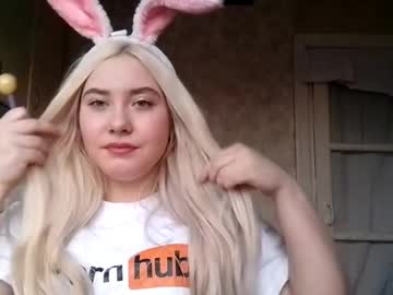 Araeade Chaturbate stream image from March 28, 2025