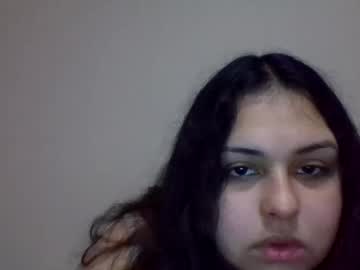 Prettylillyy02 Chaturbate stream image from March 28, 2025