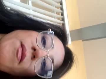 Mymyneva Chaturbate stream image from March 28, 2025