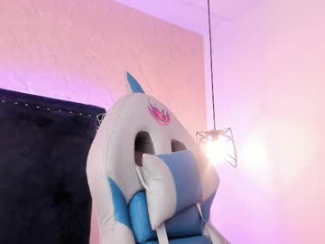 Aliana_Purple Chaturbate stream image from March 28, 2025