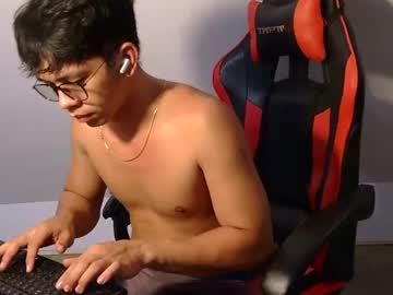 Straightguy_Asian Chaturbate stream image from March 28, 2025