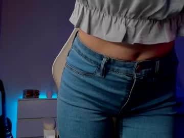 Youranikka Chaturbate stream image from March 28, 2025