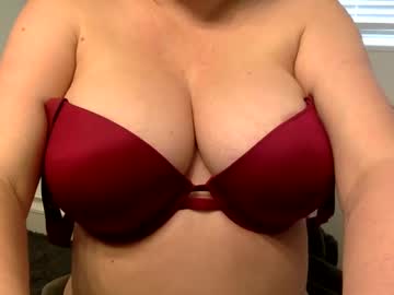 Sexxxycougarmama Chaturbate stream image from March 28, 2025