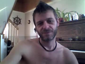 Maxthewolf Chaturbate stream image from March 28, 2025