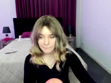 Milenafairy Chaturbate stream image from March 28, 2025