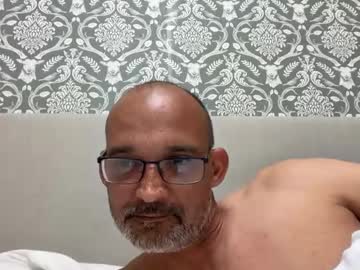 Halfcastlad Chaturbate stream image from March 28, 2025