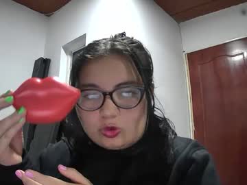 Lucymorningstar_ Chaturbate stream image from March 28, 2025