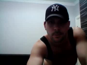 Matteolucca Chaturbate stream image from March 28, 2025
