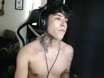 Thatbiguyoctober Chaturbate stream image from March 28, 2025