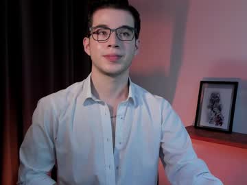 Therealmartincox Chaturbate stream image from March 28, 2025