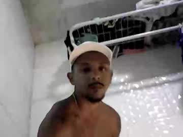 Mlkmachodominador Chaturbate stream image from March 29, 2025