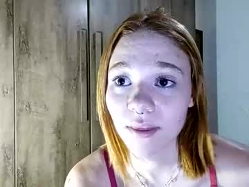 Redheadlittle Chaturbate stream image from March 29, 2025