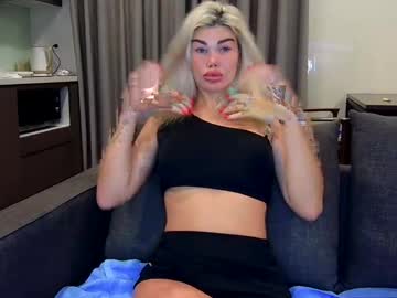Angelbabylovee Chaturbate stream image from March 29, 2025