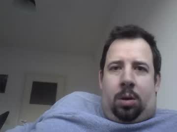 Donbiesz Chaturbate stream image from March 29, 2025