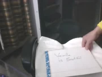 Pantiewet Chaturbate stream image from March 29, 2025