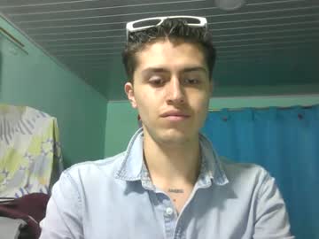 Aaronn_Gomezz Chaturbate stream image from March 29, 2025