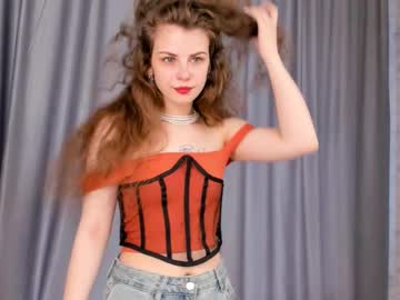 Darlinecoote Chaturbate stream image from March 29, 2025