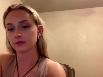 Tillyhall Chaturbate stream image from March 29, 2025