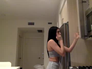 Vibingwithchloe Chaturbate stream image from March 29, 2025