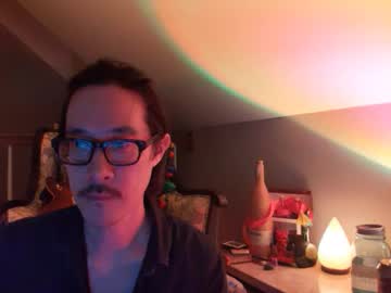 Johneelicks Chaturbate stream image from March 29, 2025