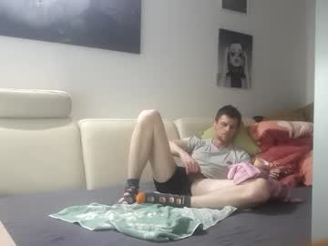 Molnaratti14 Chaturbate stream image from March 29, 2025