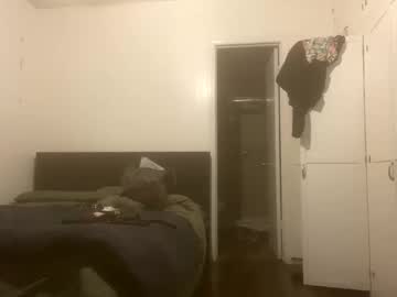 Kinky82_4u Chaturbate stream image from March 29, 2025