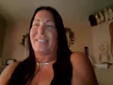 Silkychrissy69 Chaturbate stream image from March 29, 2025