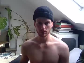 Frozenyoga Chaturbate stream image from March 29, 2025
