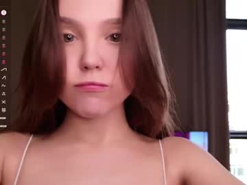 Alysmitsu Chaturbate stream image from March 29, 2025