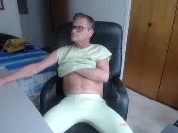 Worldlarge Chaturbate stream image from March 29, 2025