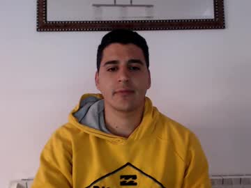 Joyzfedward Chaturbate stream image from March 29, 2025