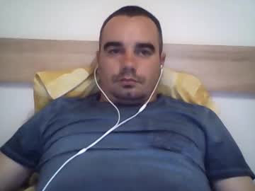 Lukixxxx Chaturbate stream image from March 29, 2025