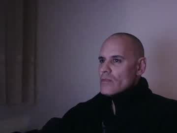 Gioshadow Chaturbate stream image from March 29, 2025