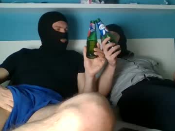 2frenchfriends Chaturbate stream image from March 30, 2025