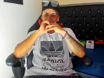 Axell_Cross2 Chaturbate stream image from March 30, 2025