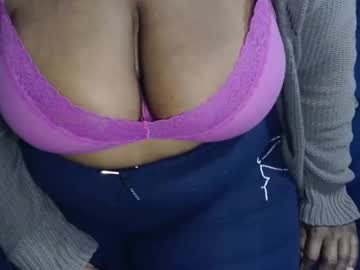 Glossybarbie Chaturbate stream image from March 30, 2025