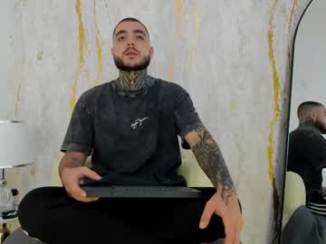 Aronwade Chaturbate stream image from March 30, 2025