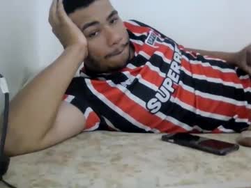 Guuhbieber33 Chaturbate stream image from March 30, 2025