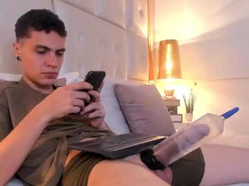 Dark_Sun302 Chaturbate stream image from March 30, 2025