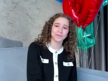 Cwengracey Chaturbate stream image from March 30, 2025