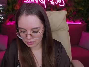 Lovecloverr Chaturbate stream image from March 30, 2025