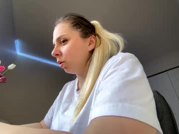 Amandainbloom Chaturbate stream image from March 30, 2025