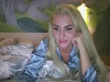 Kristalblondy Chaturbate stream image from March 30, 2025