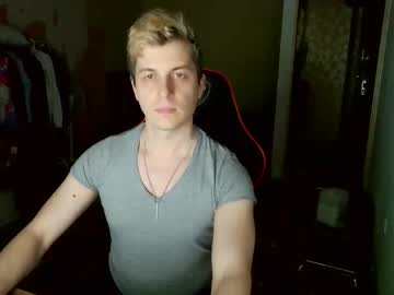 Unicornkit Chaturbate stream image from March 30, 2025