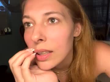 Kayleecompton Chaturbate stream image from March 30, 2025