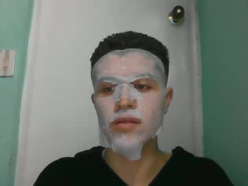 Aaronn_Gomezz Chaturbate stream image from March 31, 2025